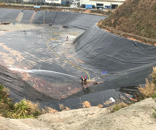 鱼台废水池清理